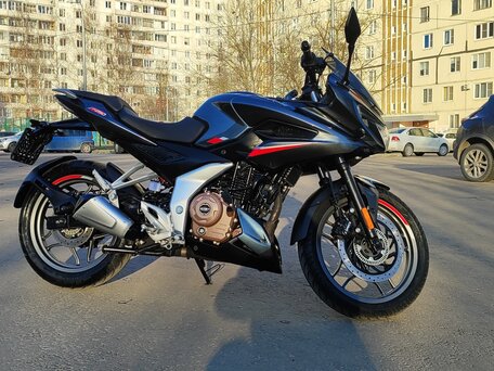 2022 Bajaj Pulsar N250, чёрный, 290000 рублей, вид 3