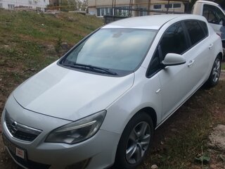 2010 Opel Astra J, белый, 650000 рублей, вид 3