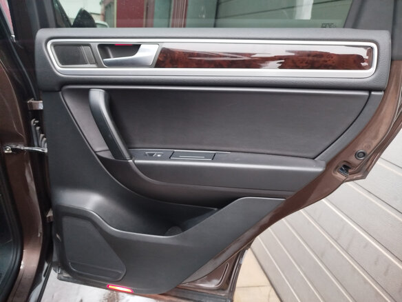 2012 Volkswagen Touareg II, коричневый, 1600000 рублей - вид 29