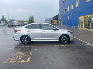 2018 Hyundai Solaris II, серебристый, 1500000 рублей, вид 4