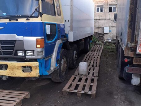 1991 Hino Profia, жёлтый, 1200000 рублей, вид 4
