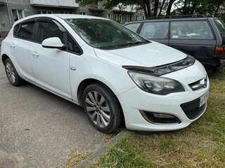 2012 Opel Astra J Рестайлинг, белый, 650000 рублей, вид 1