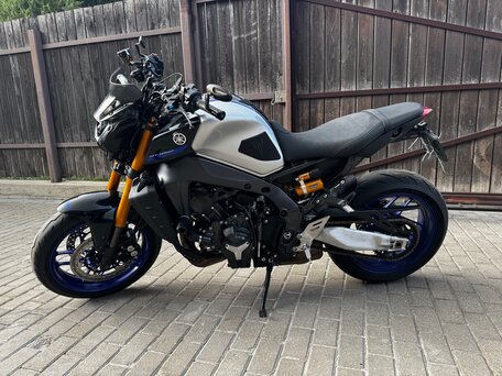 2021 Yamaha MT-09 (FZ-09), серый, 1200000 рублей, вид 1
