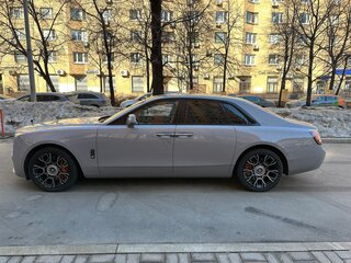 2023 Rolls-Royce Ghost Black Badge II (Series I), серый, 36300000 рублей, вид 5