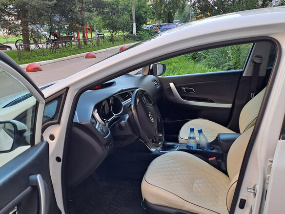 2017 Kia Ceed II Рестайлинг, белый, 1400000 рублей - вид 6