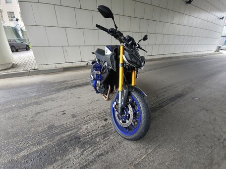 2018 Yamaha MT-09 (FZ-09), синий, 1000000 рублей, вид 2