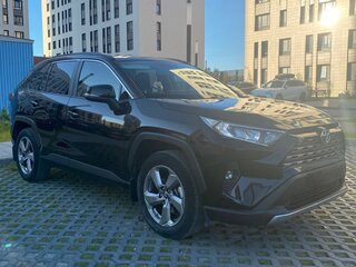 2020 Toyota RAV4 V (XA50), чёрный, 3400000 рублей, вид 2