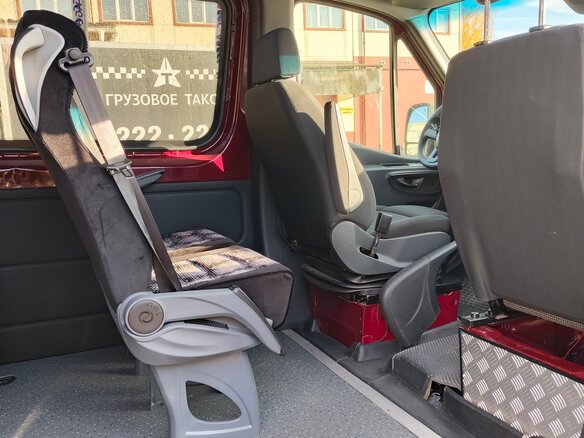2019 Mercedes-Benz Sprinter, красный, 4500000 рублей - вид 7