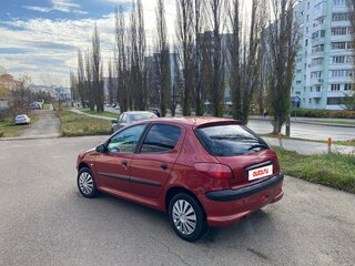 2005 Peugeot 206, красный, 169000 рублей, вид 3