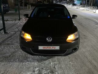 2013 Volkswagen Jetta VI, чёрный, 850000 рублей, вид 4