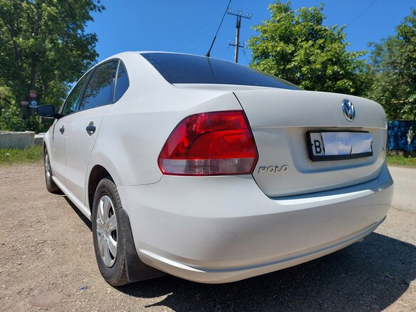 2011 Volkswagen Polo V, белый, 830000 рублей - вид 5