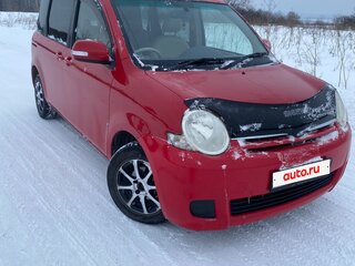 2010 Toyota Sienta I Рестайлинг 1, красный, 800000 рублей, вид 2