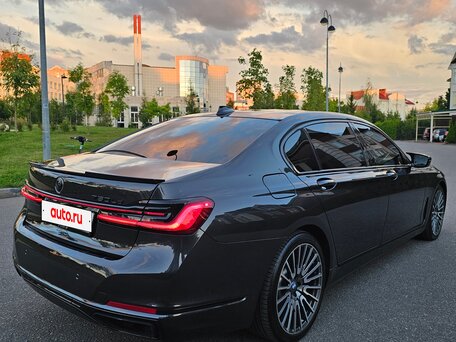2019 BMW 7 серии Long 750Ld xDrive VI (G11/G12) Рестайлинг, серый, 7694000 рублей, вид 5