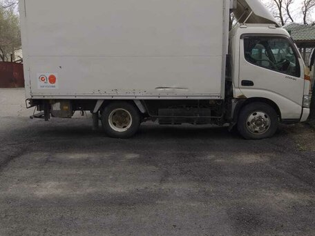 2001 Toyota Dyna, белый, 1000000 рублей, вид 1