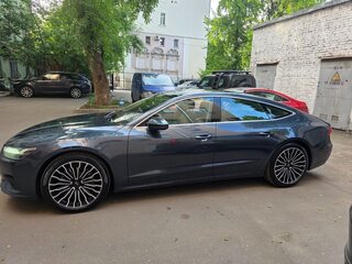 2021 Audi A7 45 TFSI II (4K), серый, 5100000 рублей, вид 3