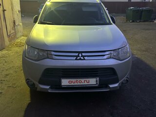 2014 Mitsubishi Outlander III Рестайлинг, серебристый, 1600000 рублей, вид 1