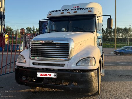 2003 Freightliner Columbia, белый, 1600000 рублей, вид 1