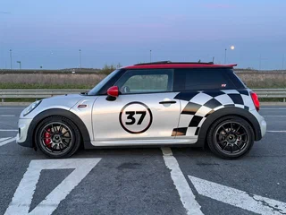 2019 Mini Hatch JCW III (F55/F56) Рестайлинг, серебристый, 2400000 рублей, вид 3