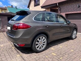2010 Porsche Cayenne S II (958), коричневый, 2335000 рублей, вид 2