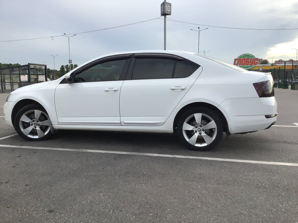 2015 Skoda Octavia III (A7), белый, 990000 рублей - вид 12