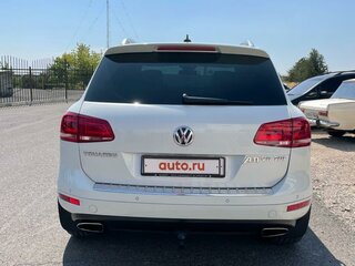 2014 Volkswagen Touareg II, белый, 4200000 рублей, вид 4