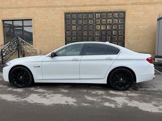 2013 BMW 5 серии 528i xDrive VI (F10/F11/F07), белый, 1700000 рублей, вид 4