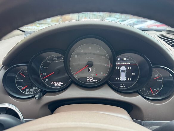 2010 Porsche Cayenne S Hybrid II (958), белый, 2000000 рублей - вид 11