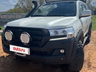 2020 Toyota Land Cruiser 200 Series Рестайлинг 2, белый, 6500000 рублей, вид 2