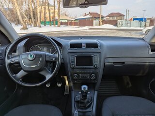 2010 Skoda Octavia Czech market II (A5) Рестайлинг, белый, 1050000 рублей, вид 3
