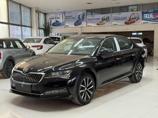 2026 Skoda Superb III Рестайлинг, чёрный, 2615000 рублей, вид 4