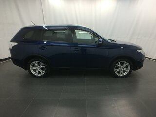 2014 Mitsubishi Outlander III Рестайлинг, синий, 1850000 рублей, вид 4