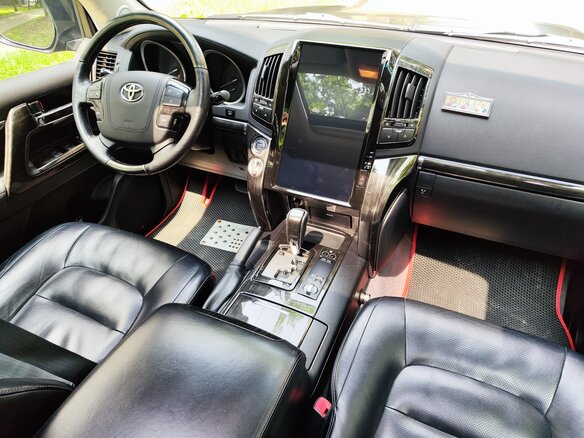 2013 Toyota Land Cruiser 200 Series Рестайлинг 1, чёрный, 4749000 рублей - вид 8