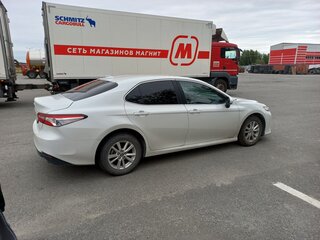 2019 Toyota Camry VIII (XV70), белый, 3250000 рублей, вид 4