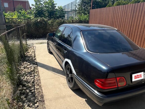 1999 Mercedes-Benz E-Класс 240 II (W210, S210), синий, 550000 рублей - вид 5