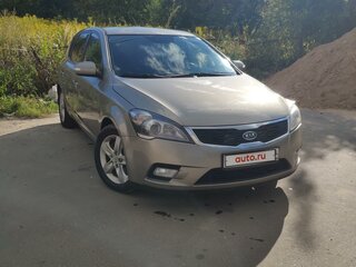 2011 Kia Ceed I Рестайлинг, серебристый, 550000 рублей, вид 1