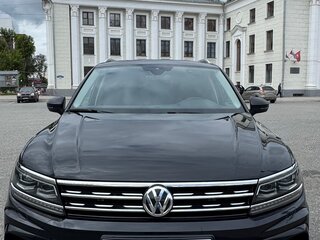 2019 Volkswagen Tiguan II, чёрный, 3500000 рублей, вид 4