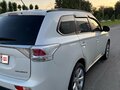 2013 Mitsubishi Outlander III, белый, 1850000 рублей - вид 3
