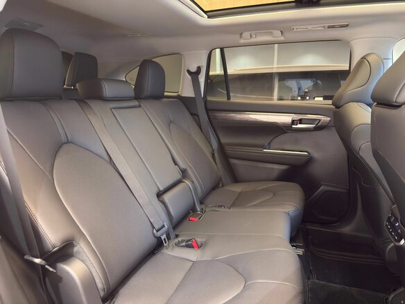 2025 Toyota Highlander IV (XU70), чёрный - вид 11