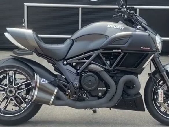 2015 Ducati Diavel Carbon, чёрный, 1700000 рублей - вид 1