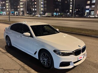 2019 BMW 5 серии 530e VII (G30/G31/G38), белый, 3680000 рублей, вид 4