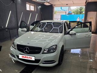 2012 Mercedes-Benz C-Класс 300 III (W204) Рестайлинг, белый, 2000000 рублей, вид 3