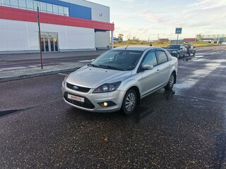 2010 Ford Focus II Рестайлинг, серебристый, 710000 рублей, вид 1