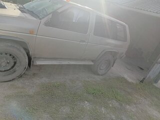 1993 Nissan Terrano I, золотистый, 250000 рублей, вид 3