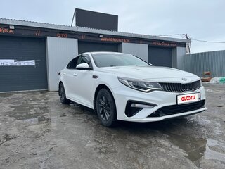 2019 Kia Optima IV Рестайлинг, белый, 1900000 рублей, вид 4