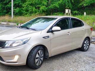 2013 Kia Rio 4-speed III, бежевый, 790000 рублей, вид 1