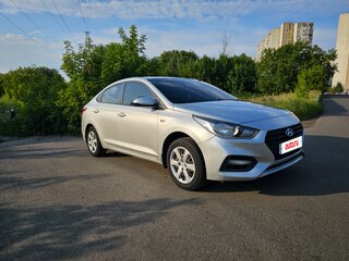 2017 Hyundai Solaris II, серебристый, 790999 рублей, вид 3