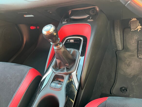 2019 Toyota Corolla Sport XII (E210), красный, 1799000 рублей - вид 21