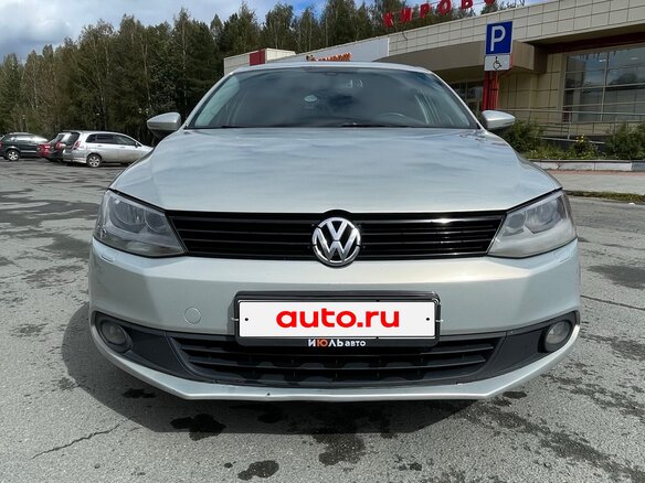 2011 Volkswagen Jetta V, бежевый, 735000 рублей