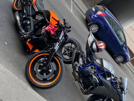 2010 Harley-Davidson V-Rod, оранжевый, 5000000 рублей, вид 2