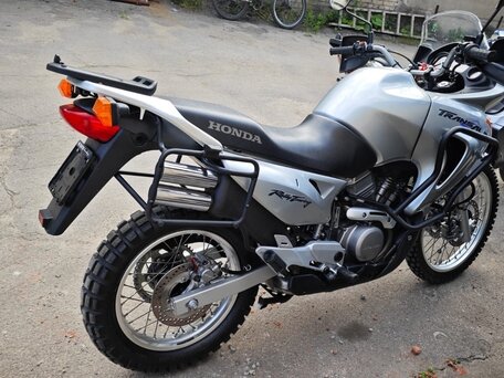2004 Honda XL650V Transalp, серебристый, 480000 рублей, вид 4
